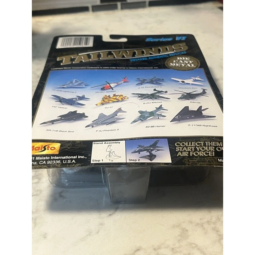 2001 Maisto Tailwinds Series VI SR-71 Blackbird Diecast Plane New Sealed